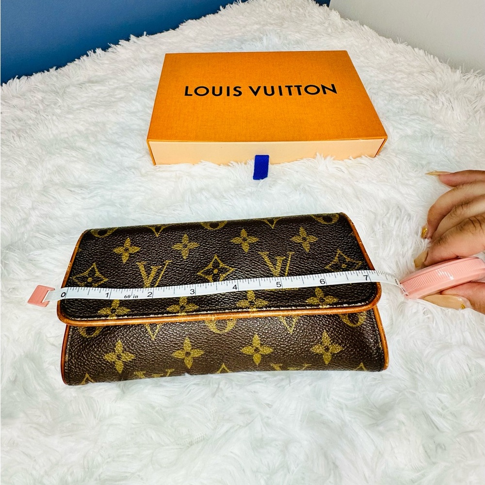 LOUIS VUITTON Monogram Canvas Pochette Twin GM Shoulder Bag - Picture 9 of 10